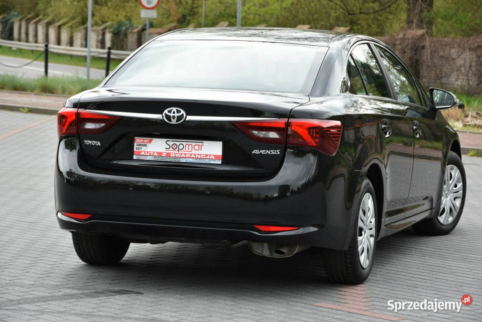 Toyota Avensis 16 132 2015r lift SALON Kampinos