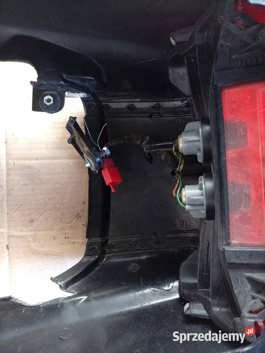 Honda CBR 1000 sc24 zadupek z lampa Plastiki