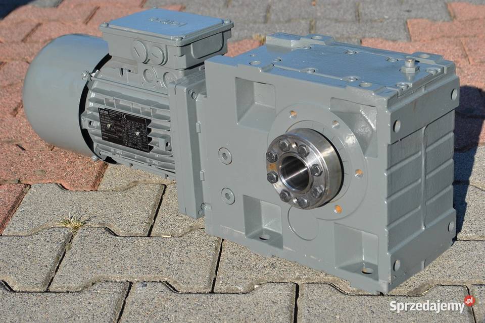 Motoreduktor kątowy 11kw 27obrmin LENZE Kargowa