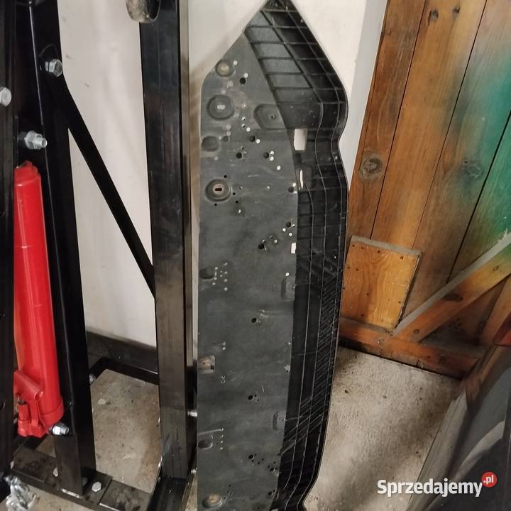 Absorber zderzaka przód Audi A4 B9 Avant Zbąszyń sprzedam