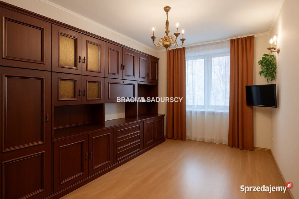 Sprzedam mieszkanie Kraków al Pokoju 3726m2 parter małopolskie