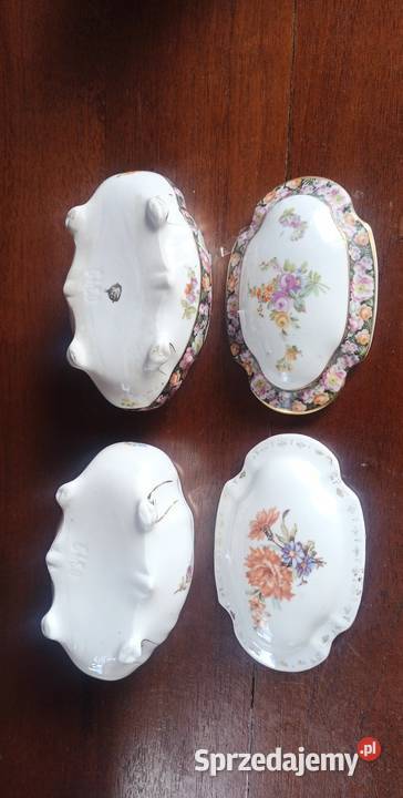 Puzderko Szkatułka Biała porcelanaz bukiecikami Gdańsk