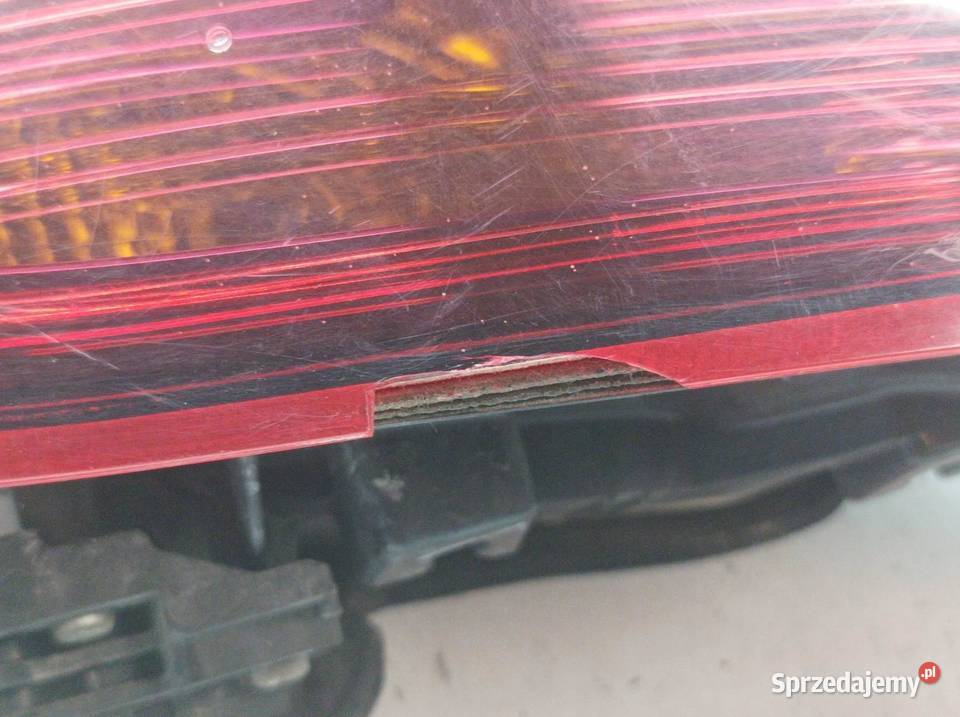 LAMPA TYŁ LEWA EU USZKODZONA Toyota Yaris III