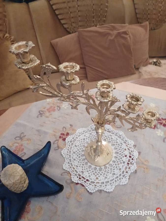 Piękny świecznik mosiężny