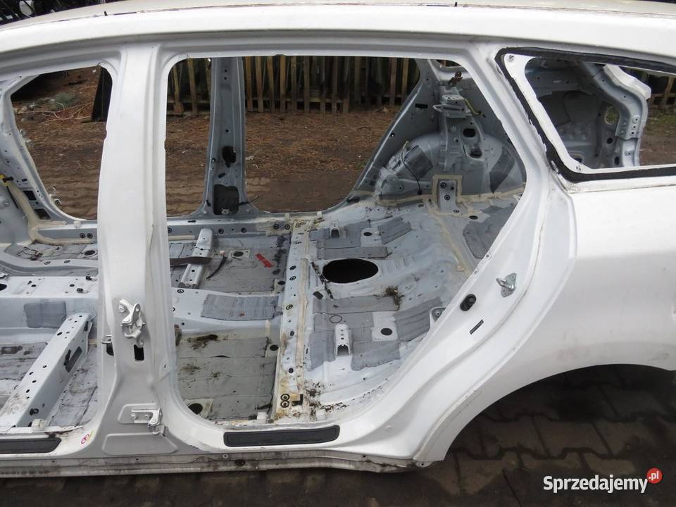 PRÓG SŁUPEK LEWY BOK 040 AVENSIS T27 T29 KOMBI osobowe