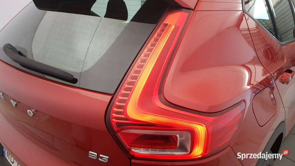 Volvo XC 40 B3 Core Z Polskiego Salonu Faktura czerwony Warszawa
