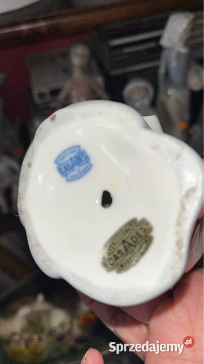 Figurka stojącej dziewczyki z pieskiem Lladro