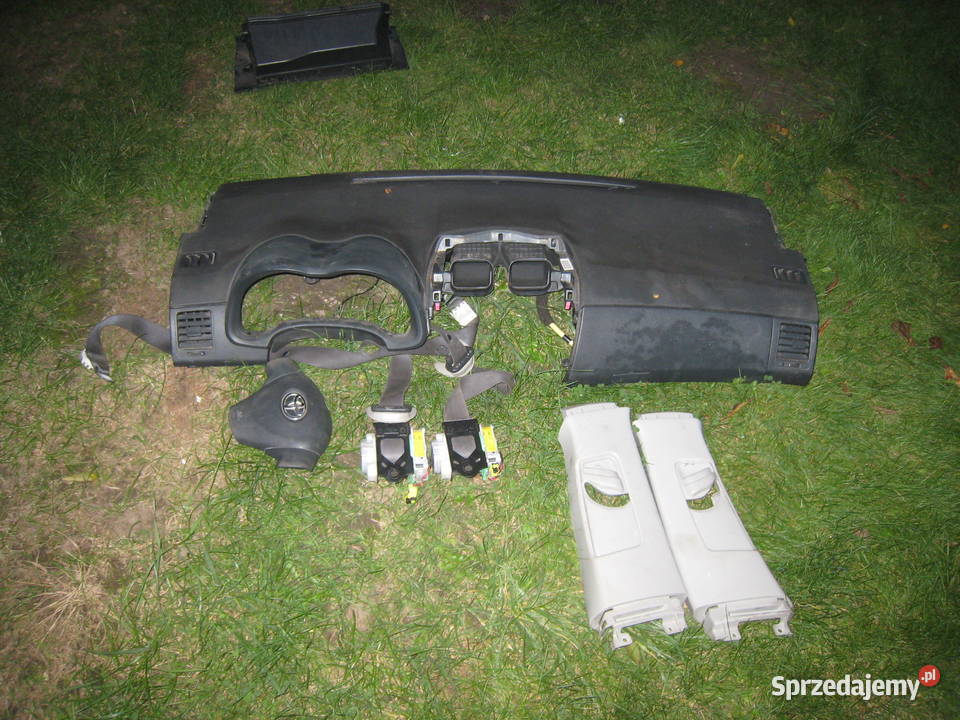 Deska rozdzielcza konsola poduszki pasy Toyota Kraków