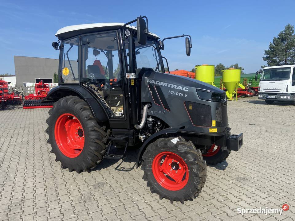 Ciągnik rolniczy FARMTRAC 555DTc V Elegance