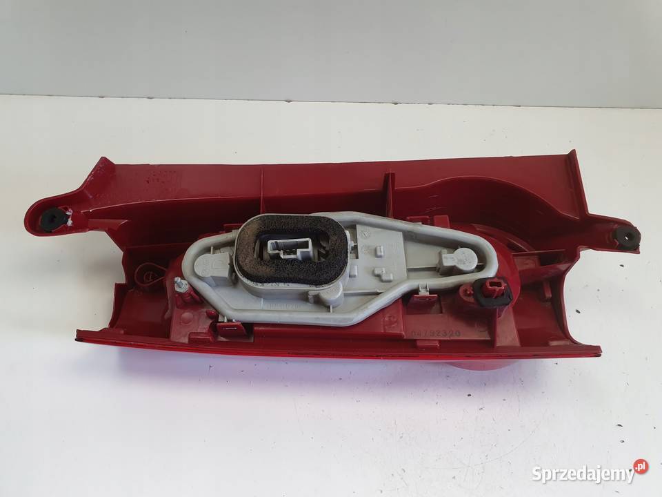 Citroen Berlingo II III 1218r TYLNIA PRAWA LAMPA Rudka