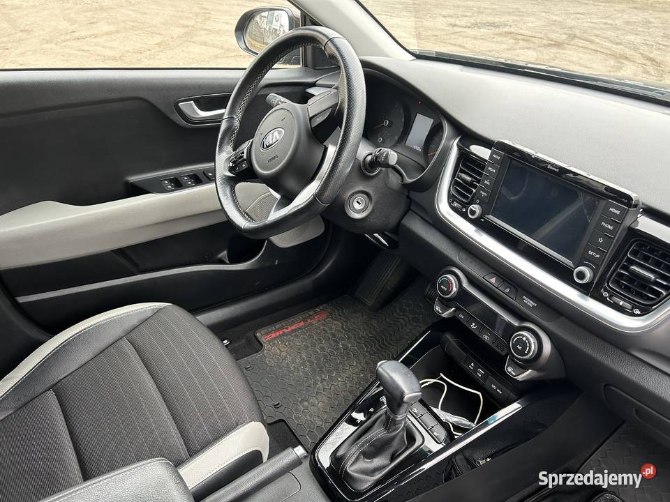 KIA STONICXL1410042 Warszawa