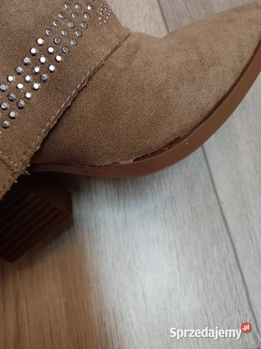 3940 Beżowe bogato zdobione Kozaki kowbojki 25cm