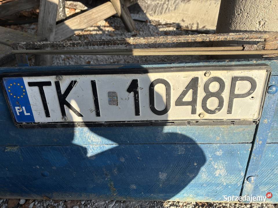 Pozostałości przyczepie samochodowej DMC 2000 Łopuszno