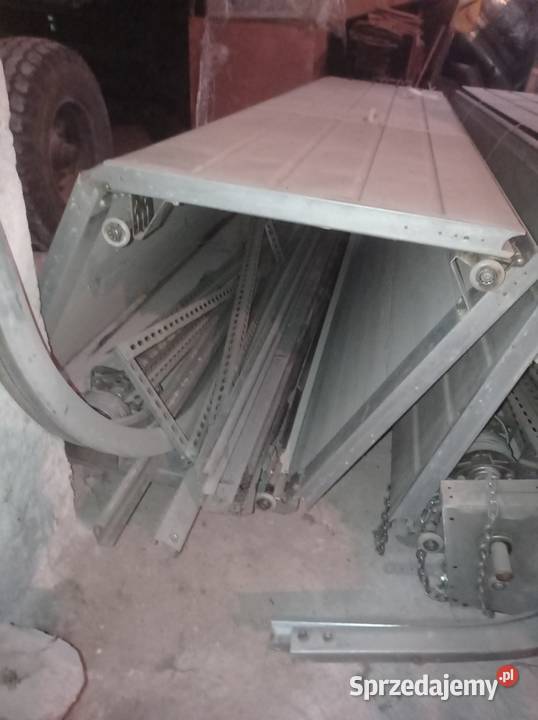 Brama segmentowa 250x250 Bramy