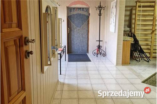 Na sprzedaż budynek na pięknej zadbanej działce Kończyce Małe