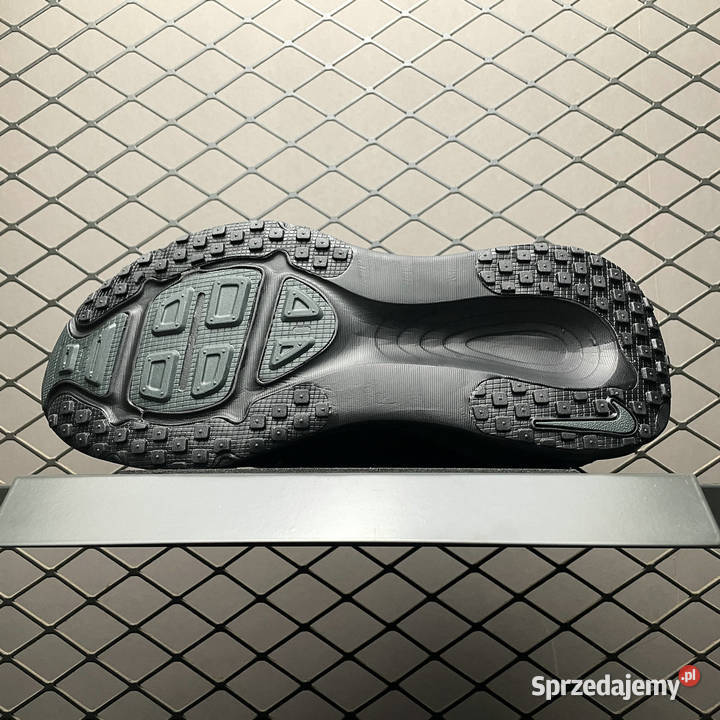 Buty do biegania NIKE VOMERO 18 w rozmiarze 3646 Warszawa