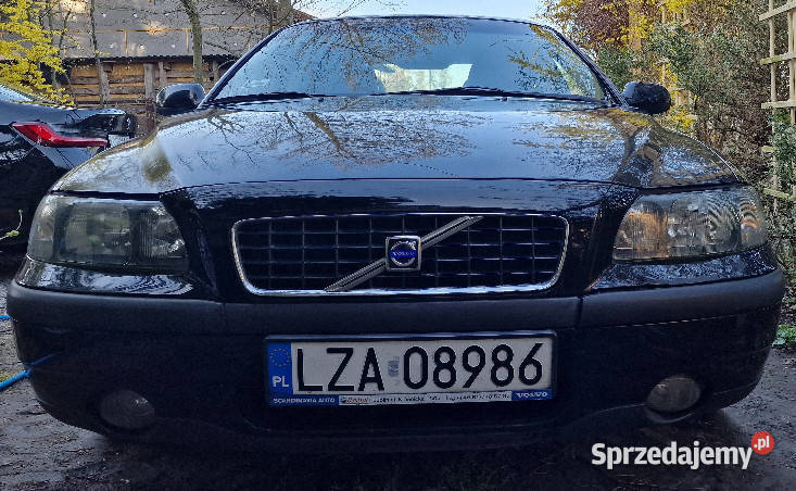 VOLVO S60 24D czarne jasne półskóry nieuszkodzony Mokre