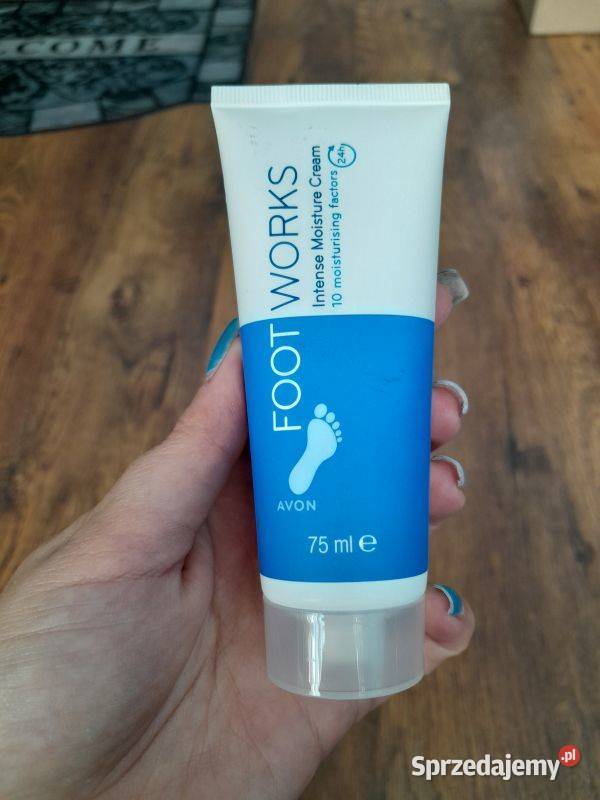 Intensywnie nawilżający krem do stóp Avon Foot
