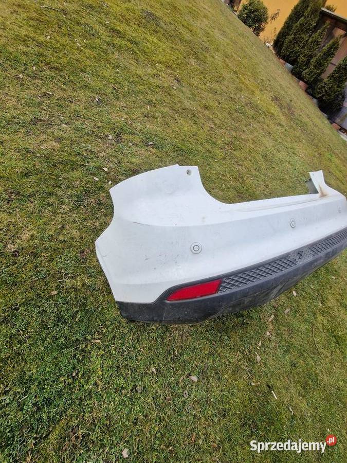 Zderzak tył biały Ford Focus MK3 HB Zderzaki Przysietnica