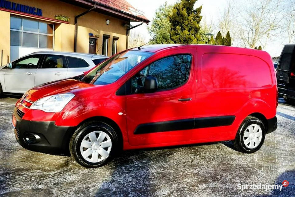 Citroen Berlingo 16HDI Klima 156 2010r czerwony Płock