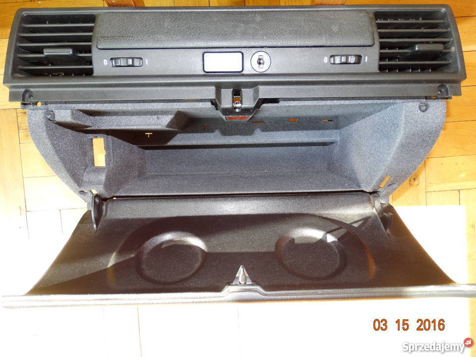 Schowek pasażera czarny Bmw e36 sedan Książenice sprzedam