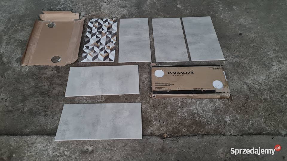 Krzesła PRL motylek Chierowski pufy stołki Modzele-Skudosze sprzedam