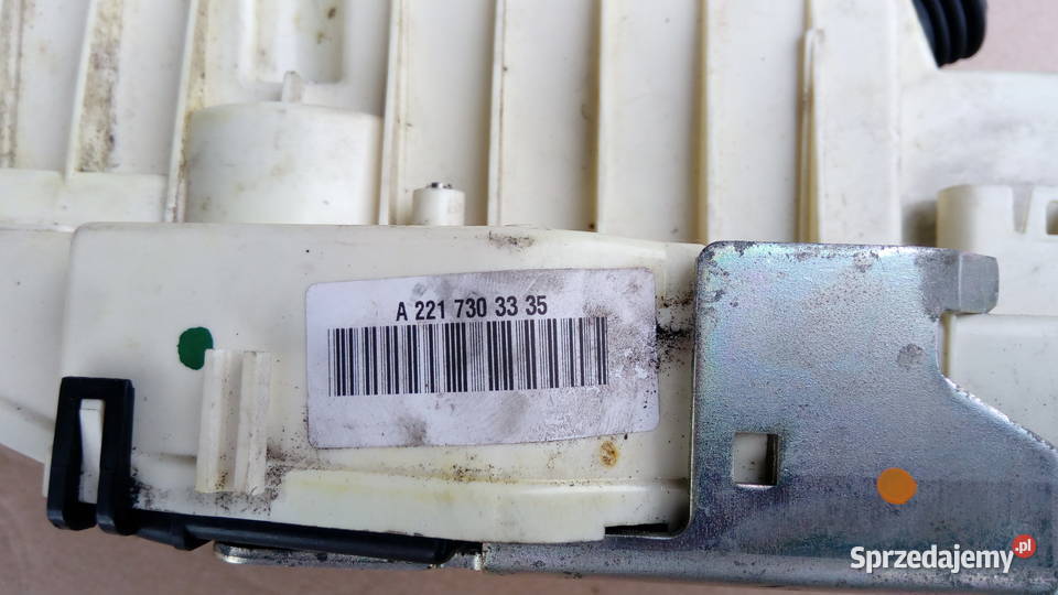 zamek drzwi lewy tył dociąg 2217303335 Mercedes Lisia Góra sprzedam