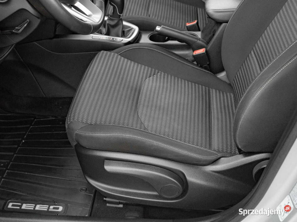 Kia Ceed GD4E96915 TGDI M 2 stref klima Kcof Pępowo