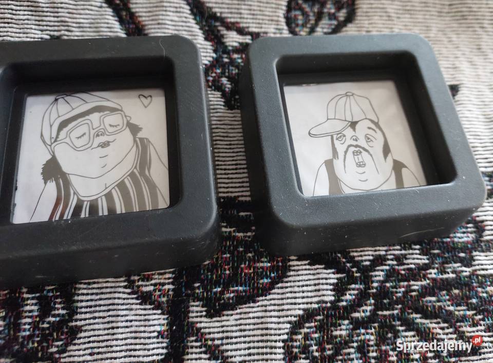 2 małe magnesy w czarnej obudowie gumowej Wrocław