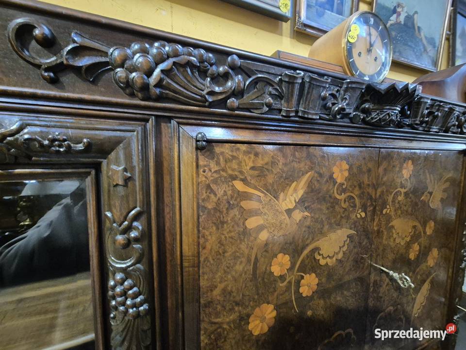 Kredens rzeźbiony z intarsją sprzedam