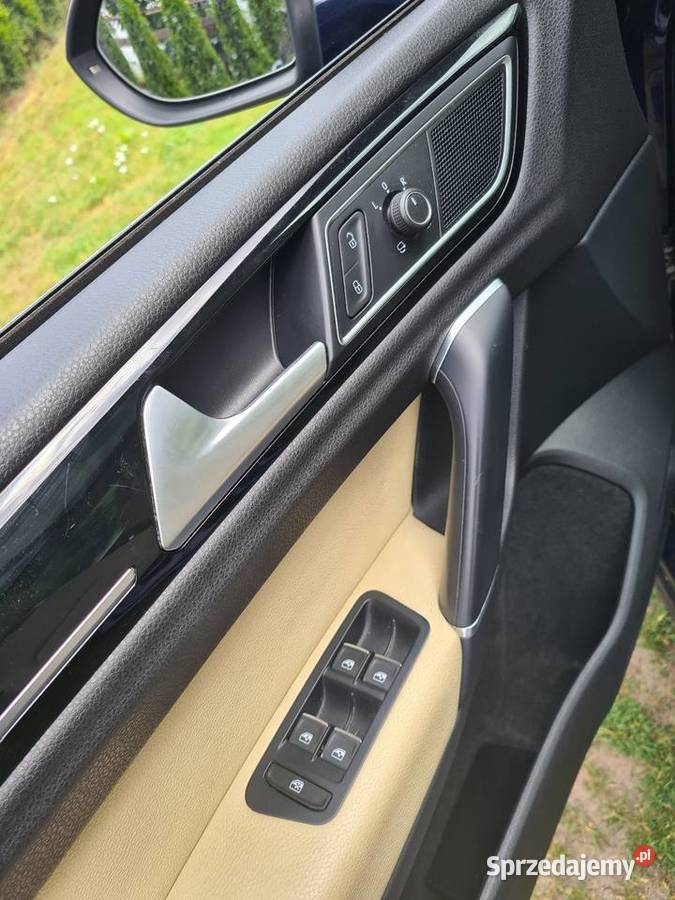 Golf Sportsvan 16TDI Steklno