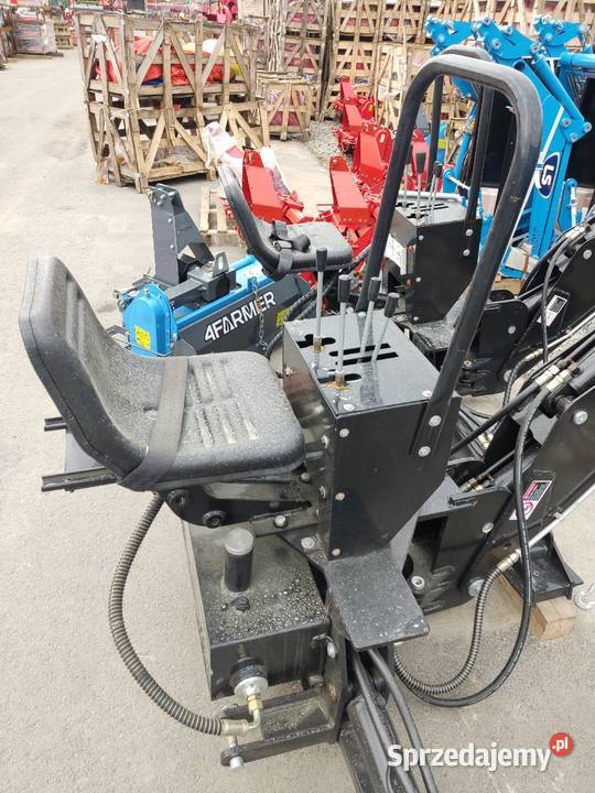 Koparka ciągnikowa zawieszana na tuz ciągnika