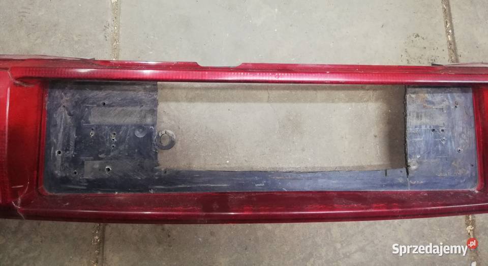 Blenda tylnej klapy czerwona lampy Audi 80 90 b3 osobowe podkarpackie