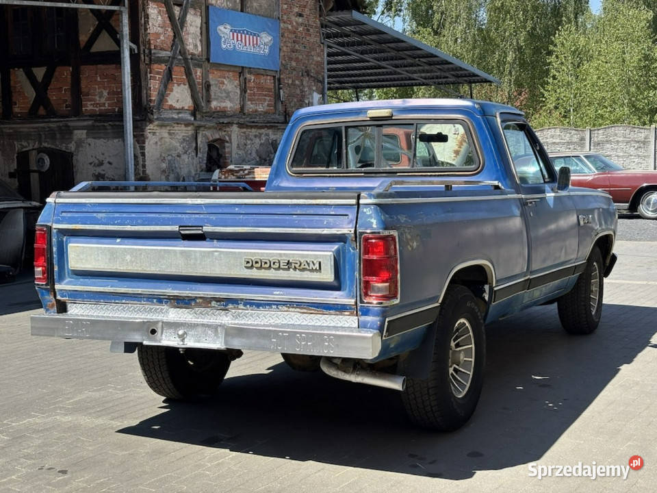 Dodge RAM Dodge Ram Royal D150 Short Krótki niebieski