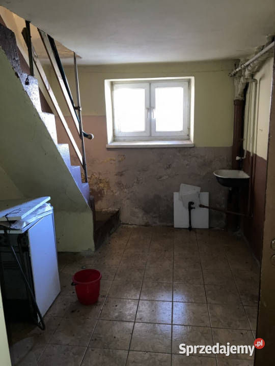Do remontu przestronny z budynkami gosp Raków