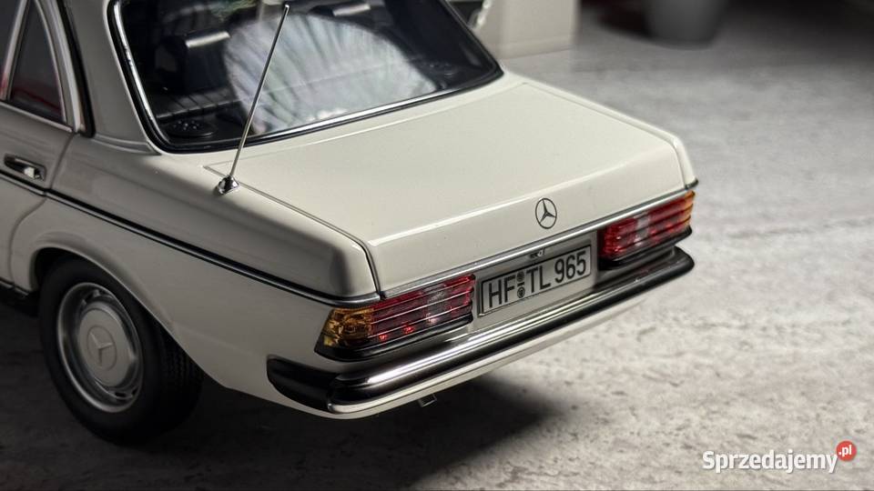 MercedesBenz w123 118 Norev