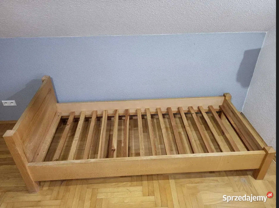 Łóżko z litego drewna Buk z materacem