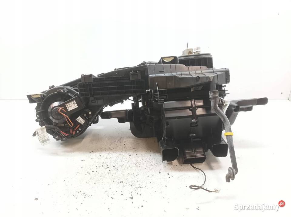 NAGRZEWNICA W2469061601 MercedesBenz CLAklasa I