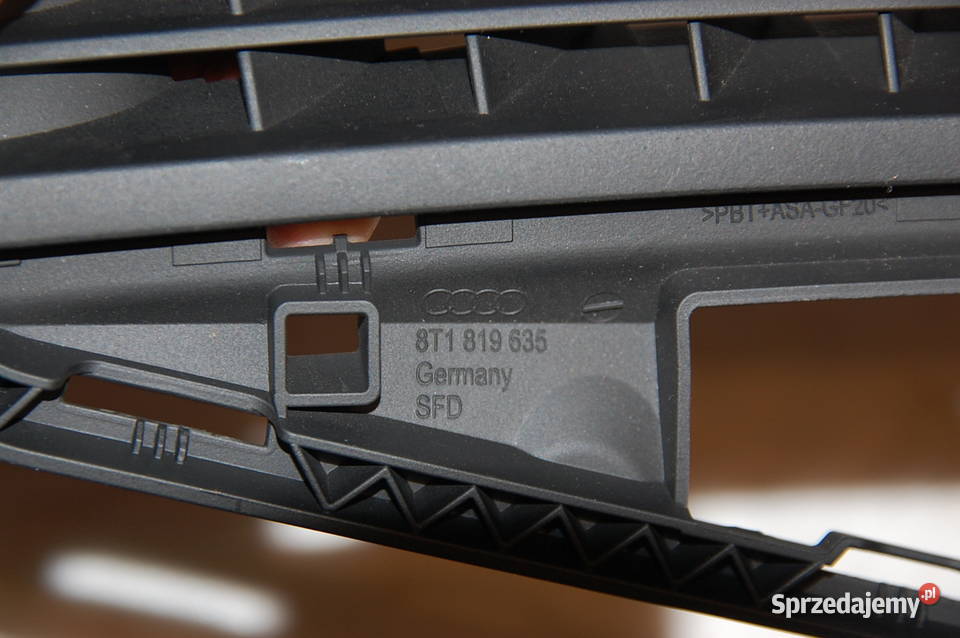 Audi a4 b8 lift blenda głośnika deski 8T1 819