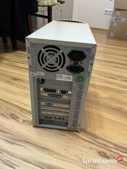 Zabytkowy komputer PC AT AMD K6III 400MHz