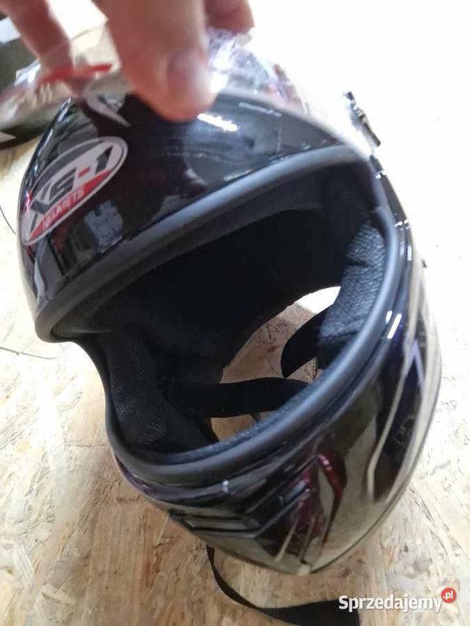 Kask skuter czarny czerwony niebieski helmets wielkopolskie Głogowa