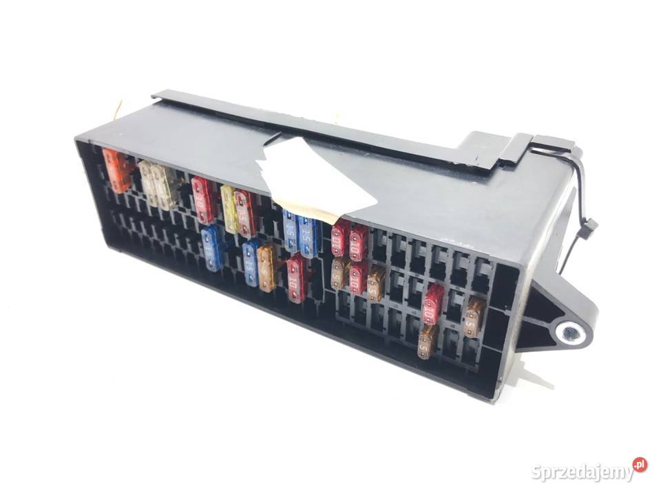 SKRZYNKA BEZPIECZNIKÓW VW TOURAN Minivan 0310 19