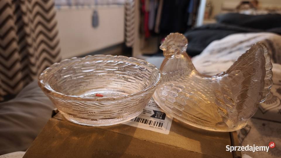 Kurka z Huty Ząbkowice bomboniera PRL kolor Krzeszowice