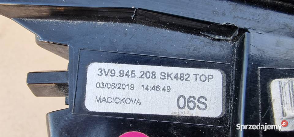 SKODA SUPERB III 3 KOMBI LAMPA TYLNA TYŁ PRAWA osobowe Bieleń