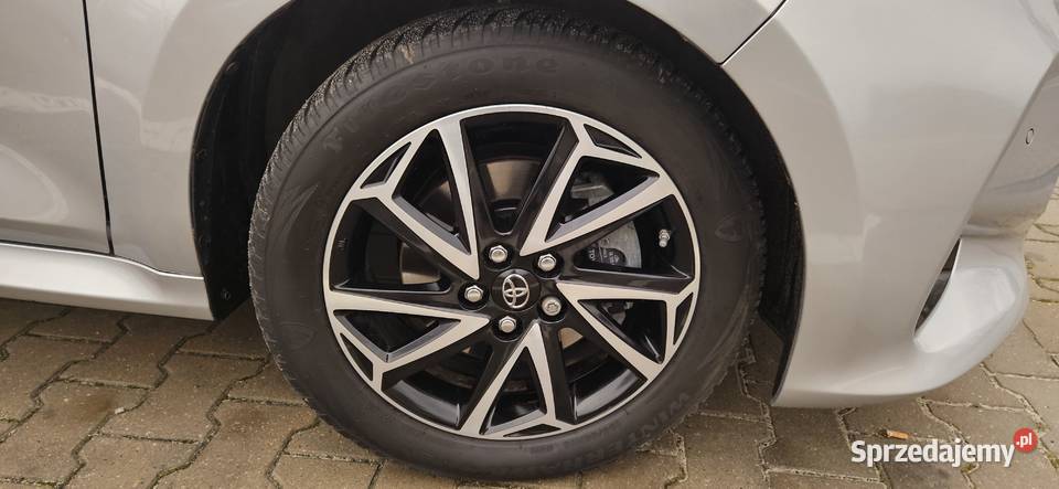 Toyota yaris IV 15 hybryda 22r Comfort Yaris Klembów