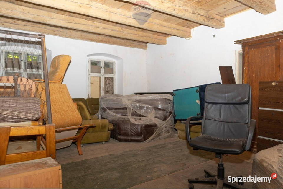 Zabytkowy dom z 1859 r Rynku BielskoBiała Liczba pokoi 8 Bielsko-Biała