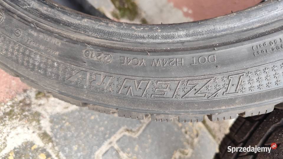 Opony Zimowe Kumho IZen RV 27540ZR20 Pruszków
