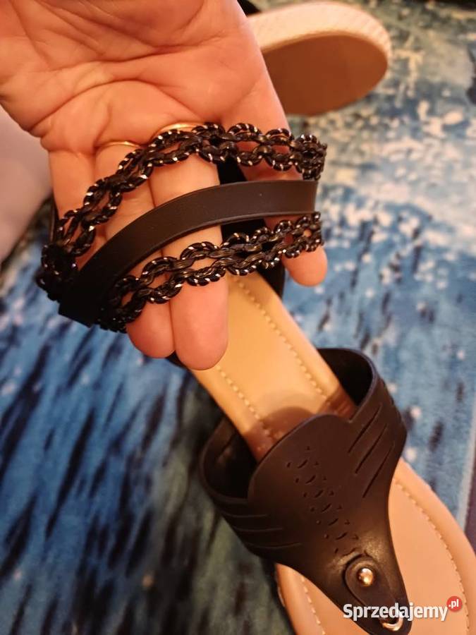 Buty damskie na koturnie