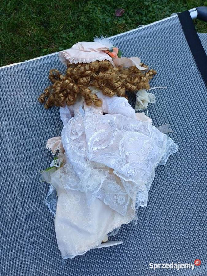 Duża lalka porcelanowa kolekcjonerska ok 50 ze Radomsko