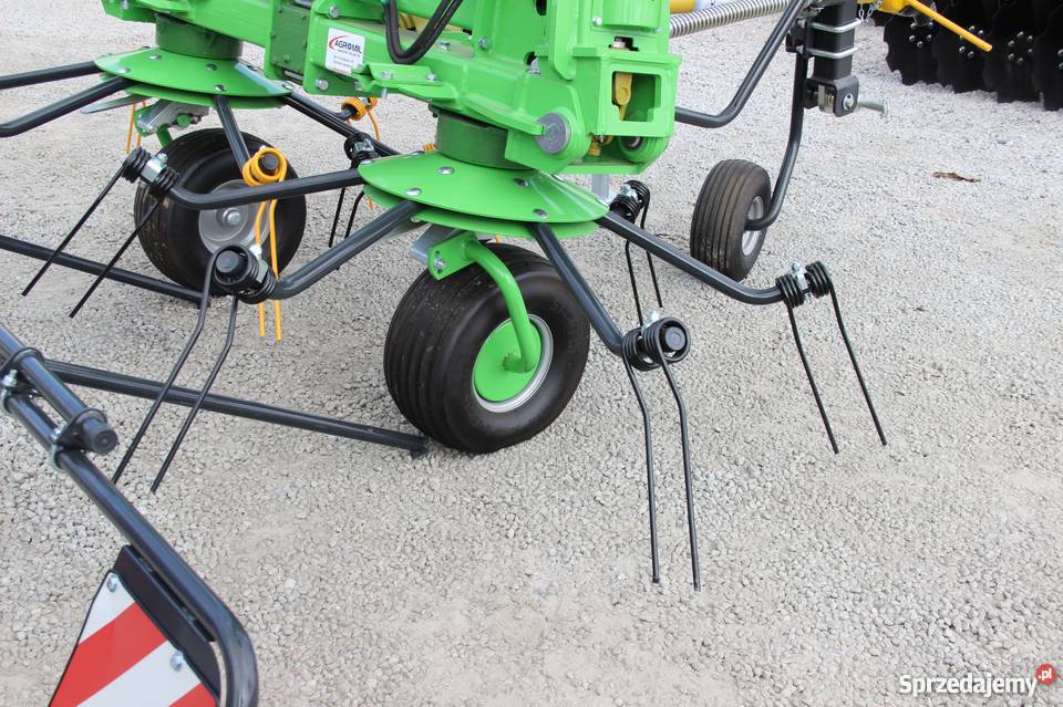 Przetrząsacz 4 wirnikowy 5 5 m karuzela Tornado Rogóźno sprzedam